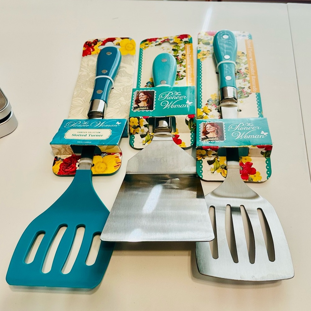 The Pioneer Woman Teal Slotted Turner Set of 3 NWT! ♥️